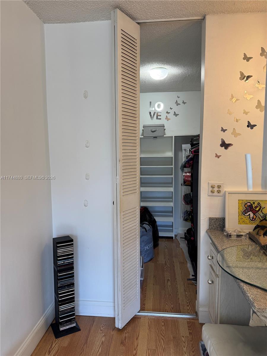 WINDWARD CONDO - Residential