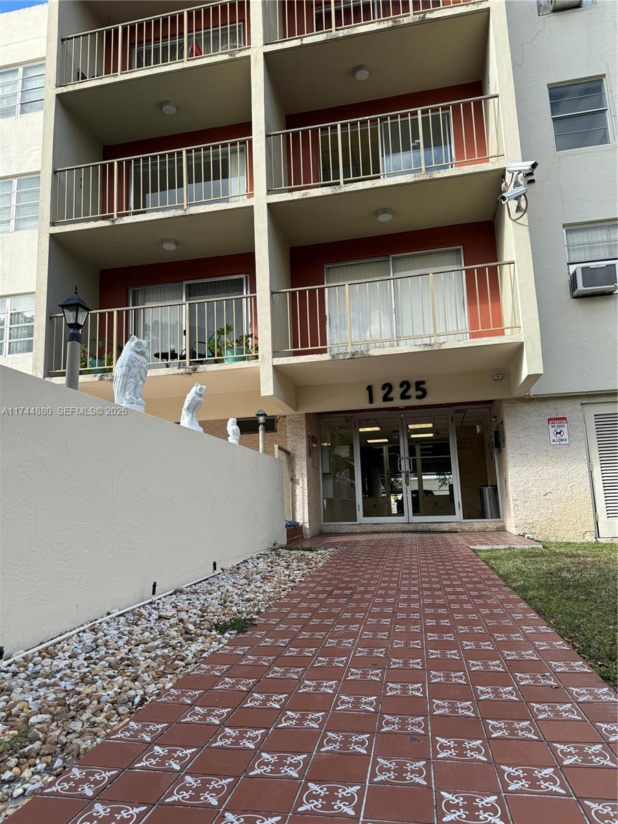 WINDWARD CONDO - Residential