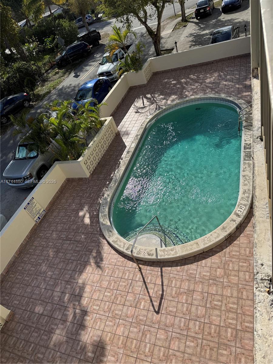 WINDWARD CONDO - Residential