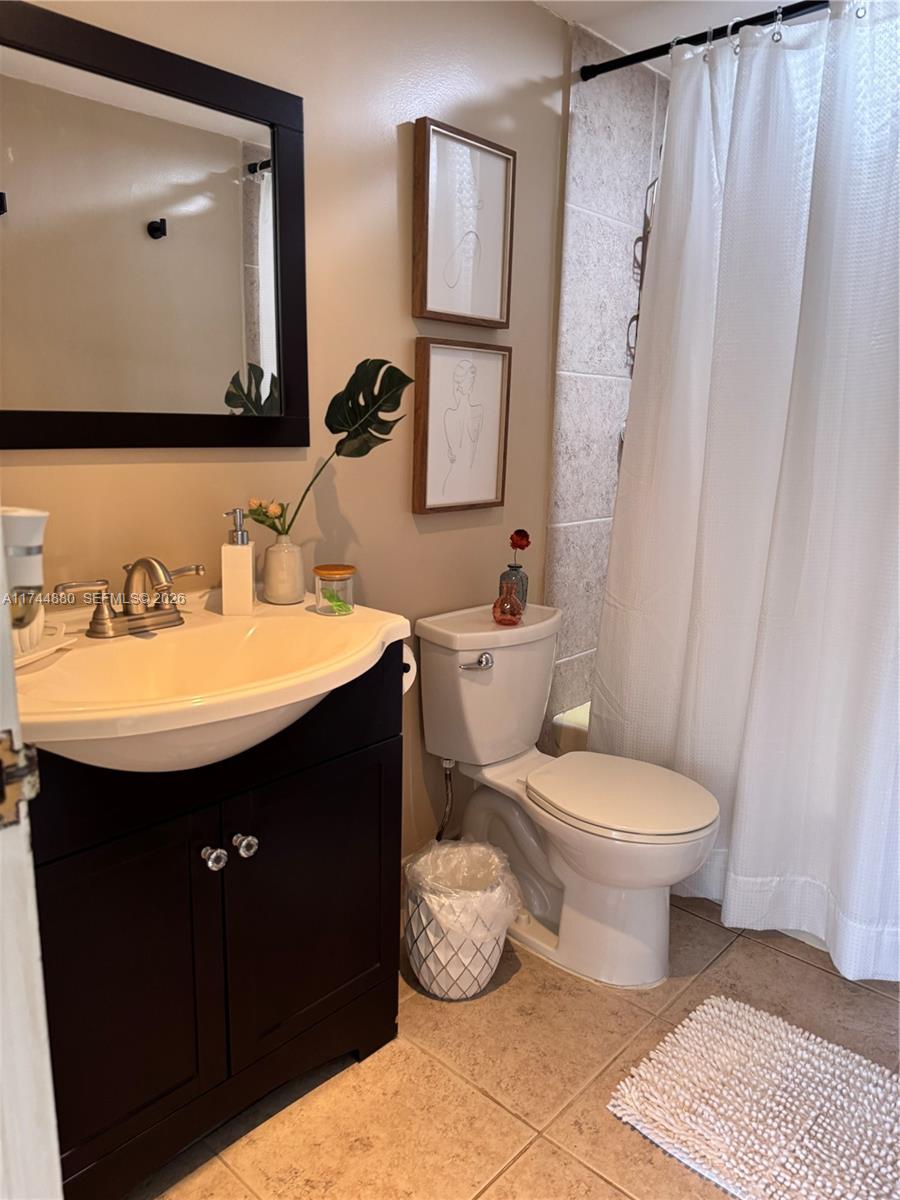 WINDWARD CONDO - Residential