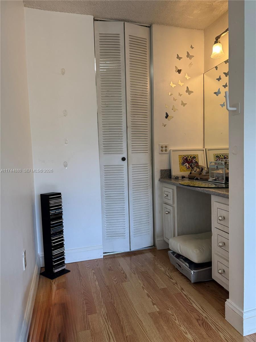 WINDWARD CONDO - Residential