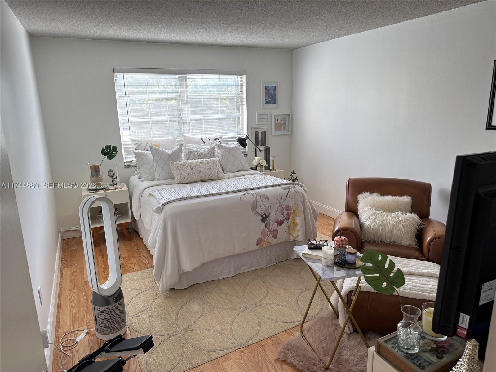 WINDWARD CONDO - Residential