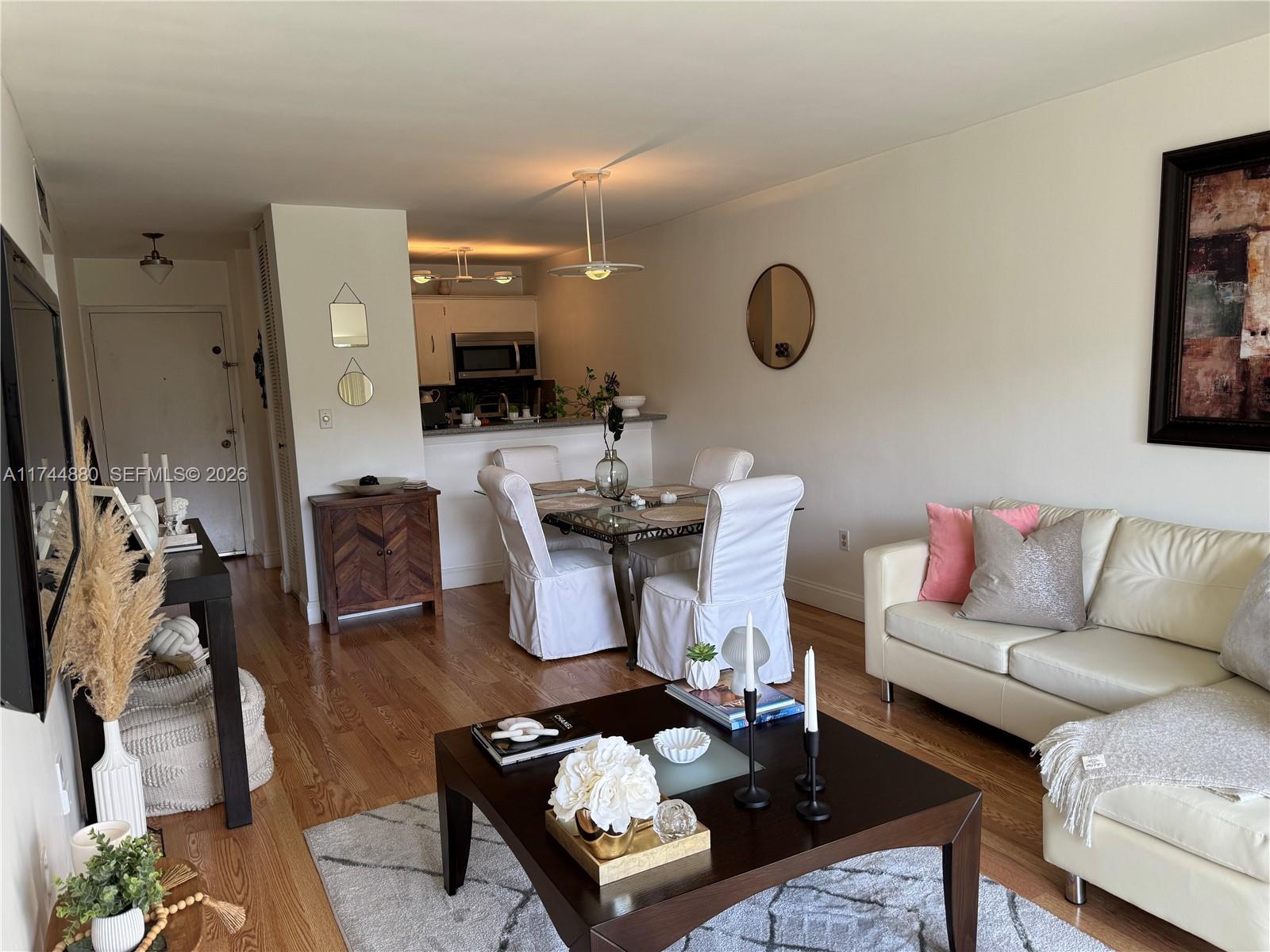 WINDWARD CONDO - Residential