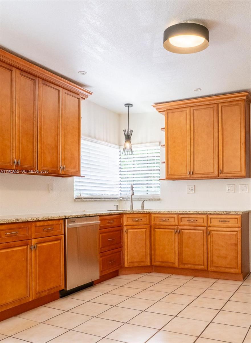 EAST SHENANDOAH - Residential Lease