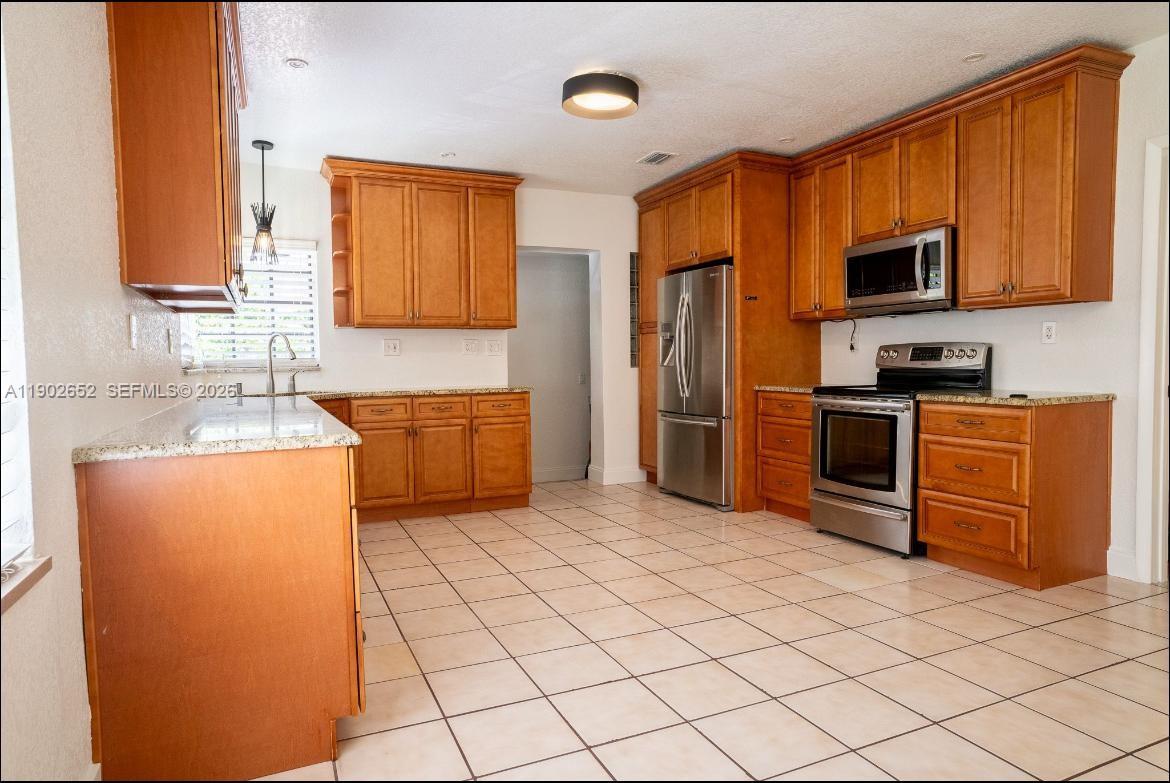 EAST SHENANDOAH - Residential Lease
