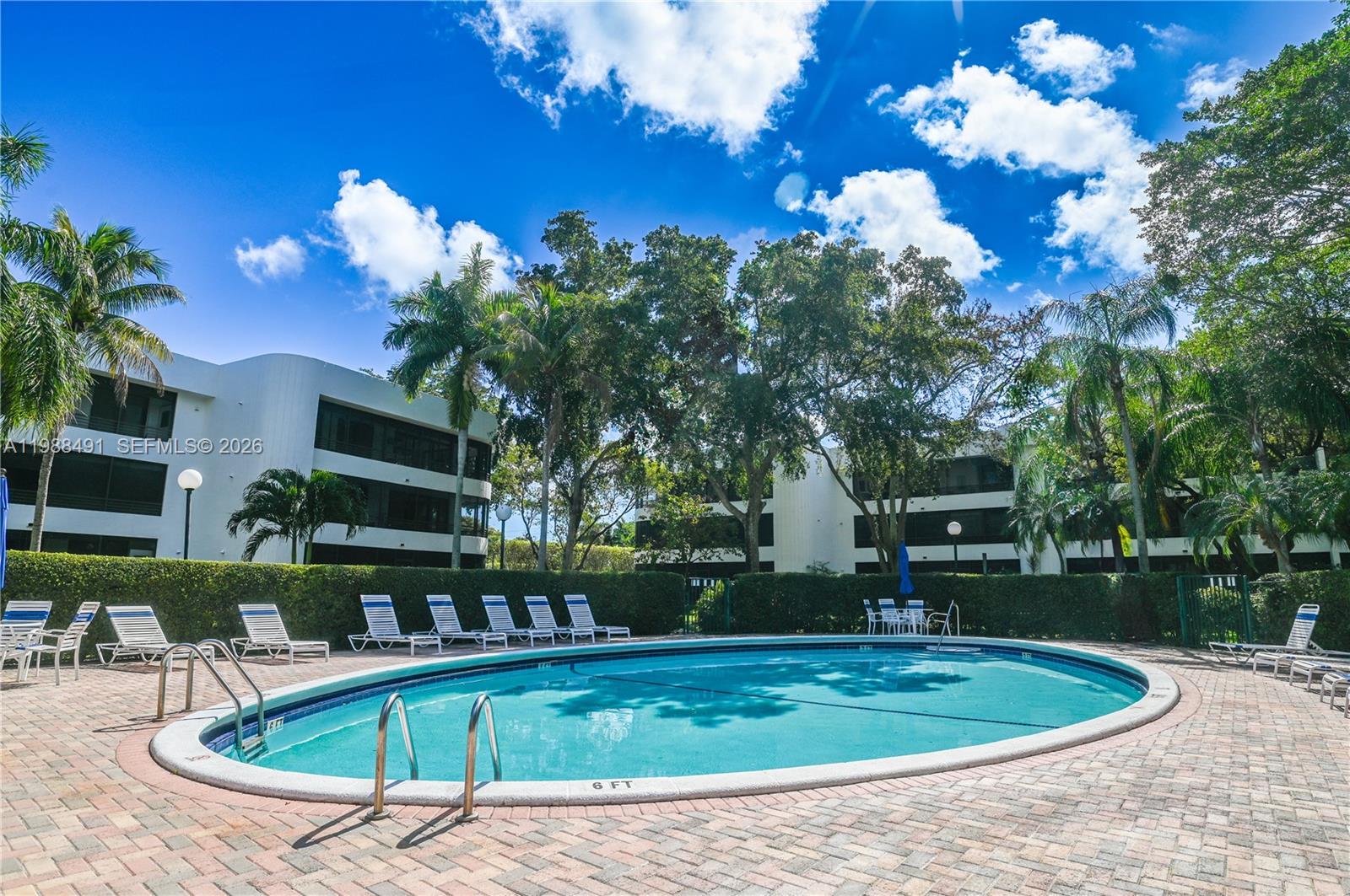 SHERIDAN BY THE BEACH CON - Residential