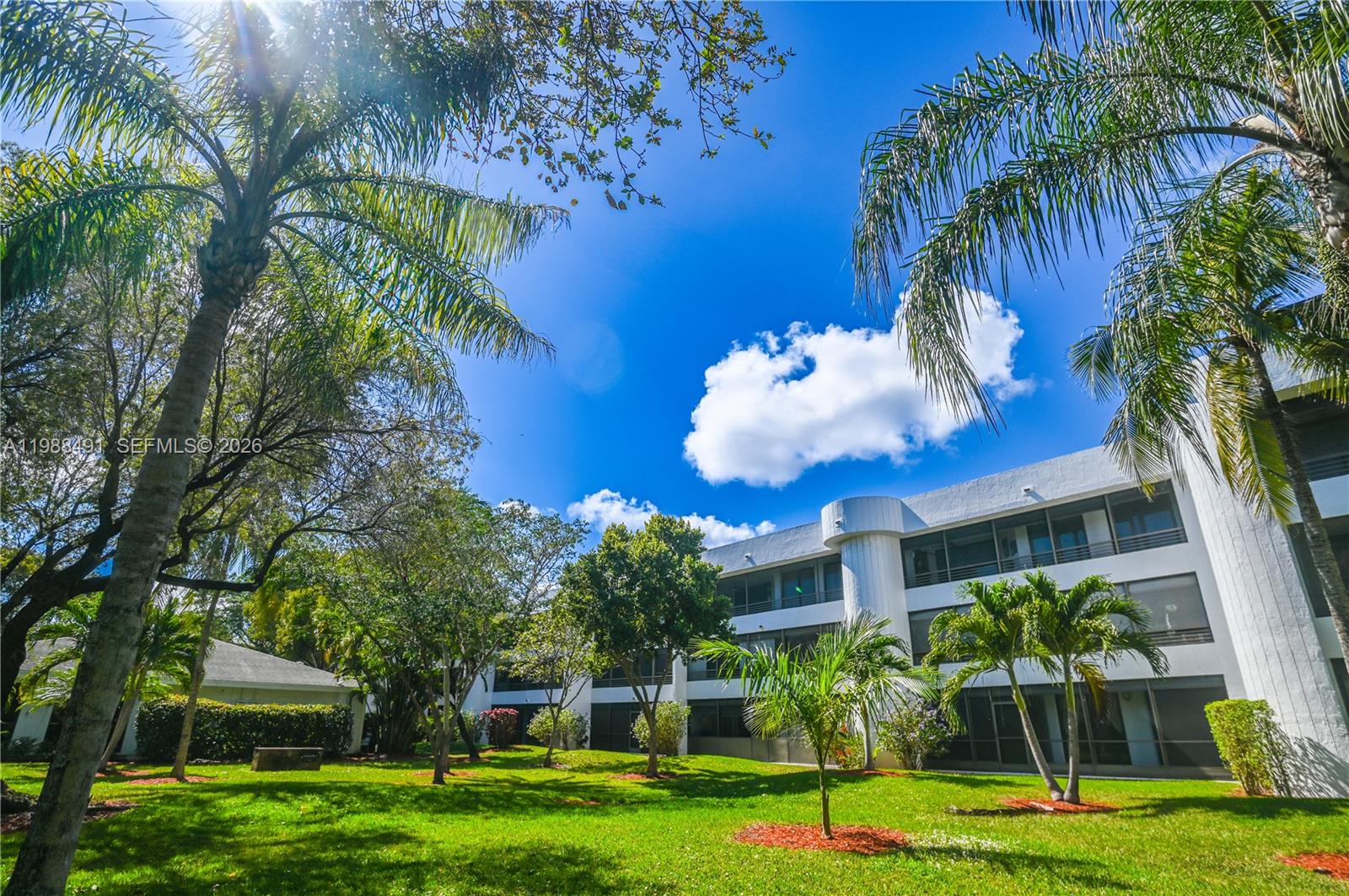 SHERIDAN BY THE BEACH CON - Residential