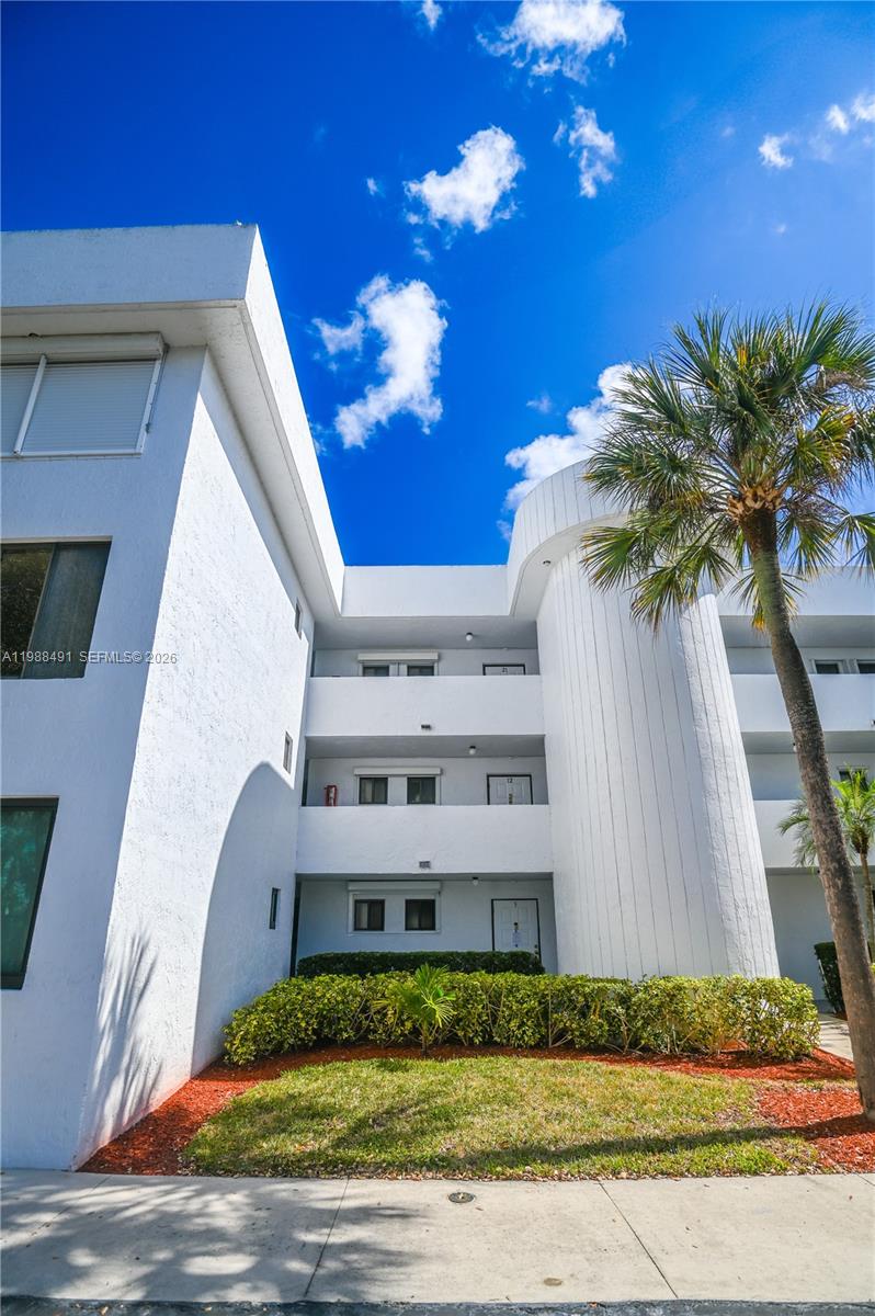 SHERIDAN BY THE BEACH CON - Residential