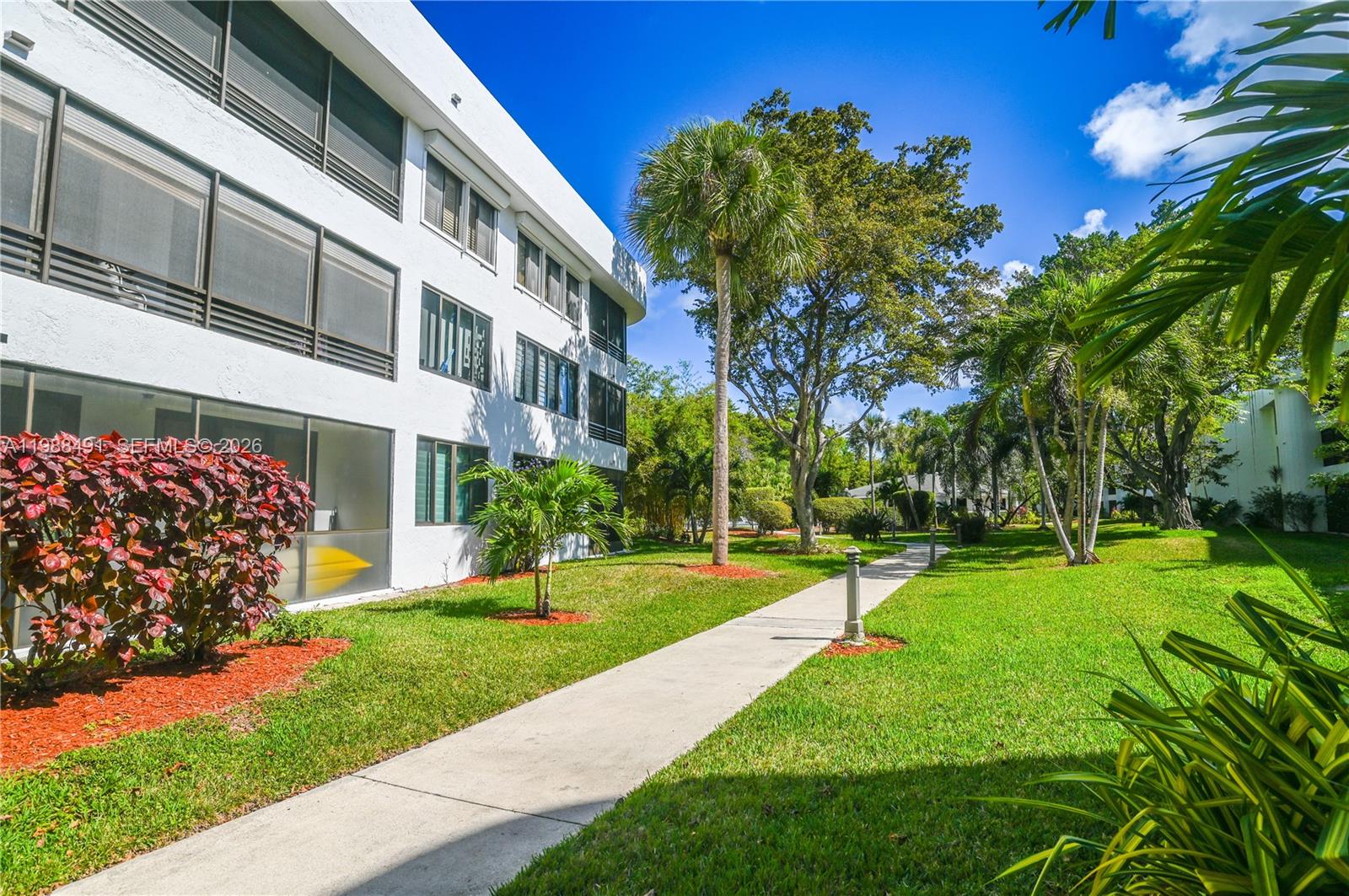 SHERIDAN BY THE BEACH CON - Residential