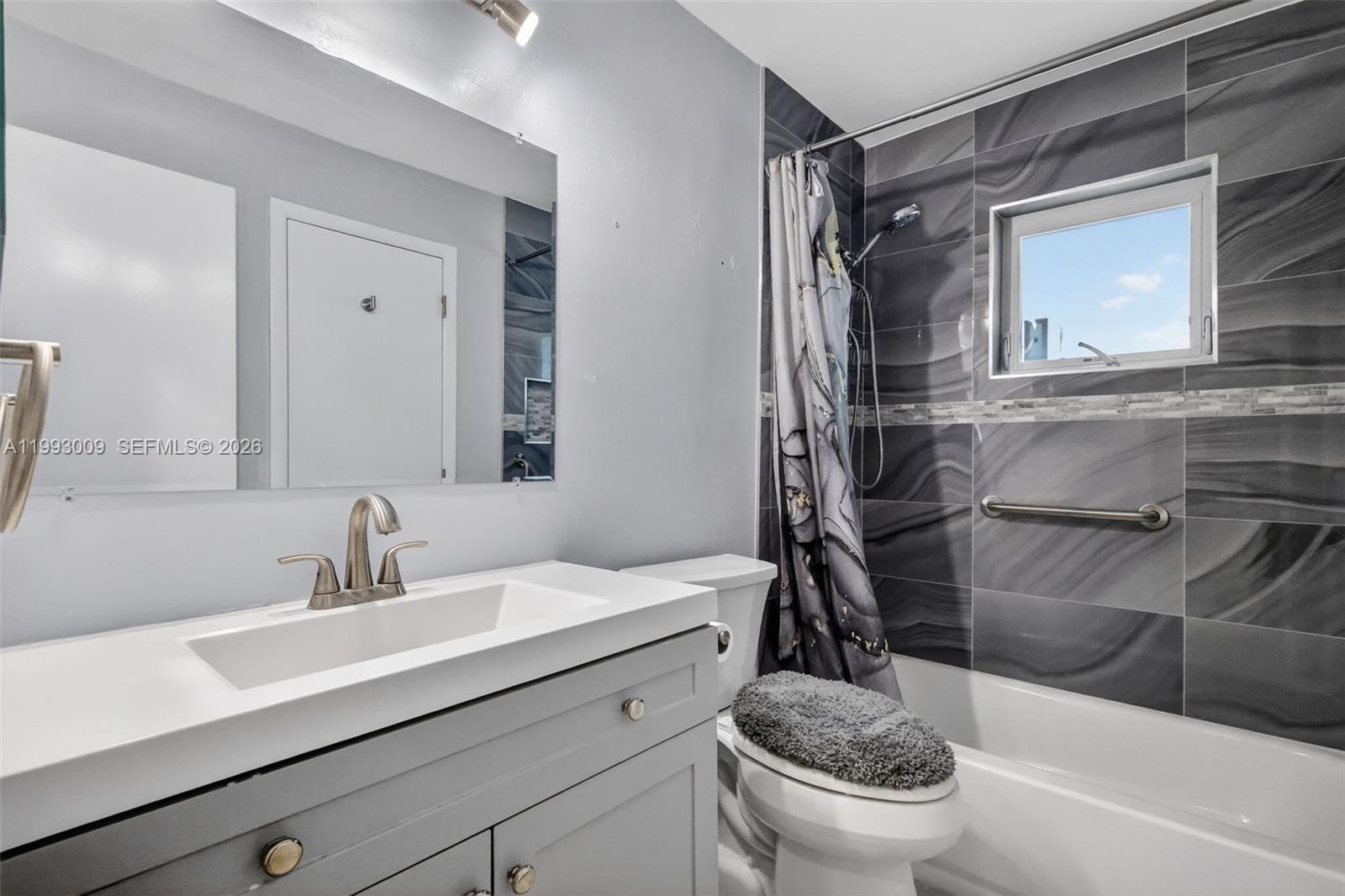PALM BEACH LEISUREVILLE R - Residential