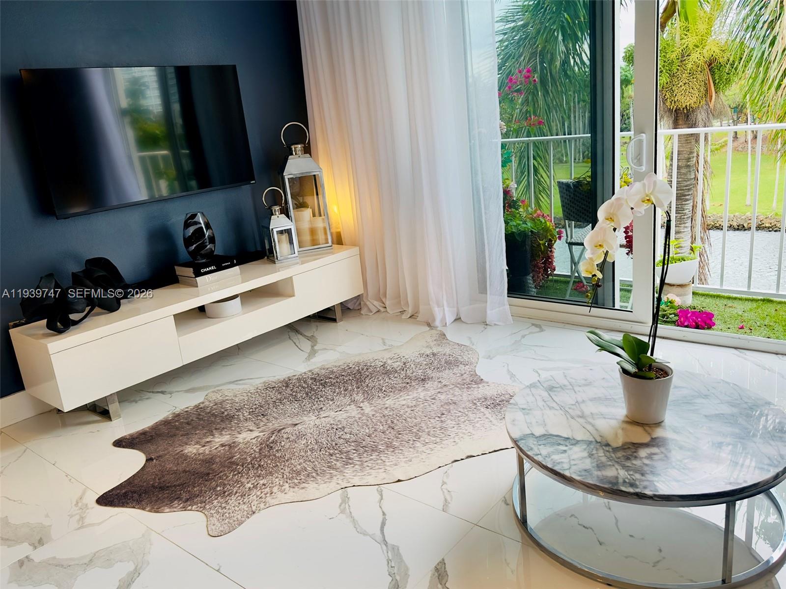 SERENITY ON THE RIVER CON - Residential