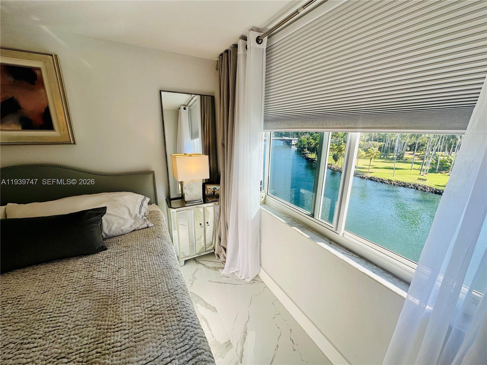 SERENITY ON THE RIVER CON - Residential