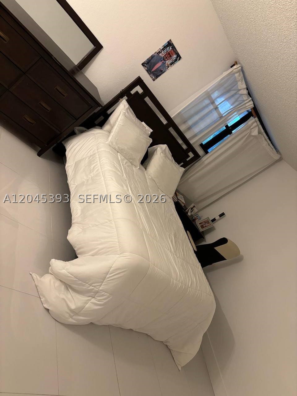 LAKE EMERALD CONDOMINIUM - Residential