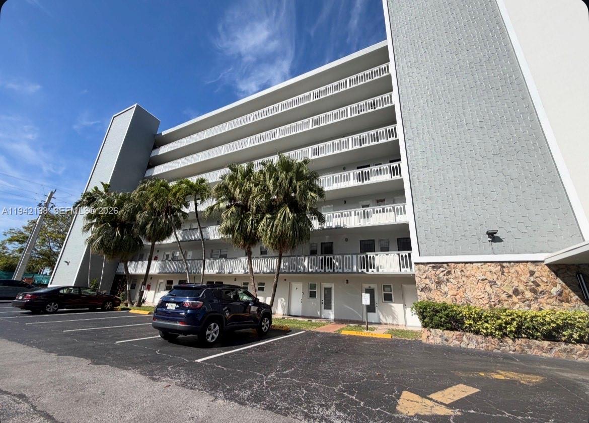 BEAUTIFUL 2/2 UNIT WITH PORCELAIN FLOOR, BALCONY. LETS SAY THE BEST CONDO IN TOWN, YOU WILL NOT FIND ANOTHER ONE LIKE THIS ONE. MODERN NEW BATHROOMS, ALL RENOVATED GREAT DEAL!! EAST OF US1 ONLY MINUTES FROM THE BEACH. PETS ARE NOT ALLOWED IN THE BUILDING. NOTE: WASHER AND DRYER ARE LOCATED OUTSIDE OF THE UNIT ONE PER FLOOR. TENANT NEEDS 45-60 DAYS NOTIOCE TO MOVE OUT