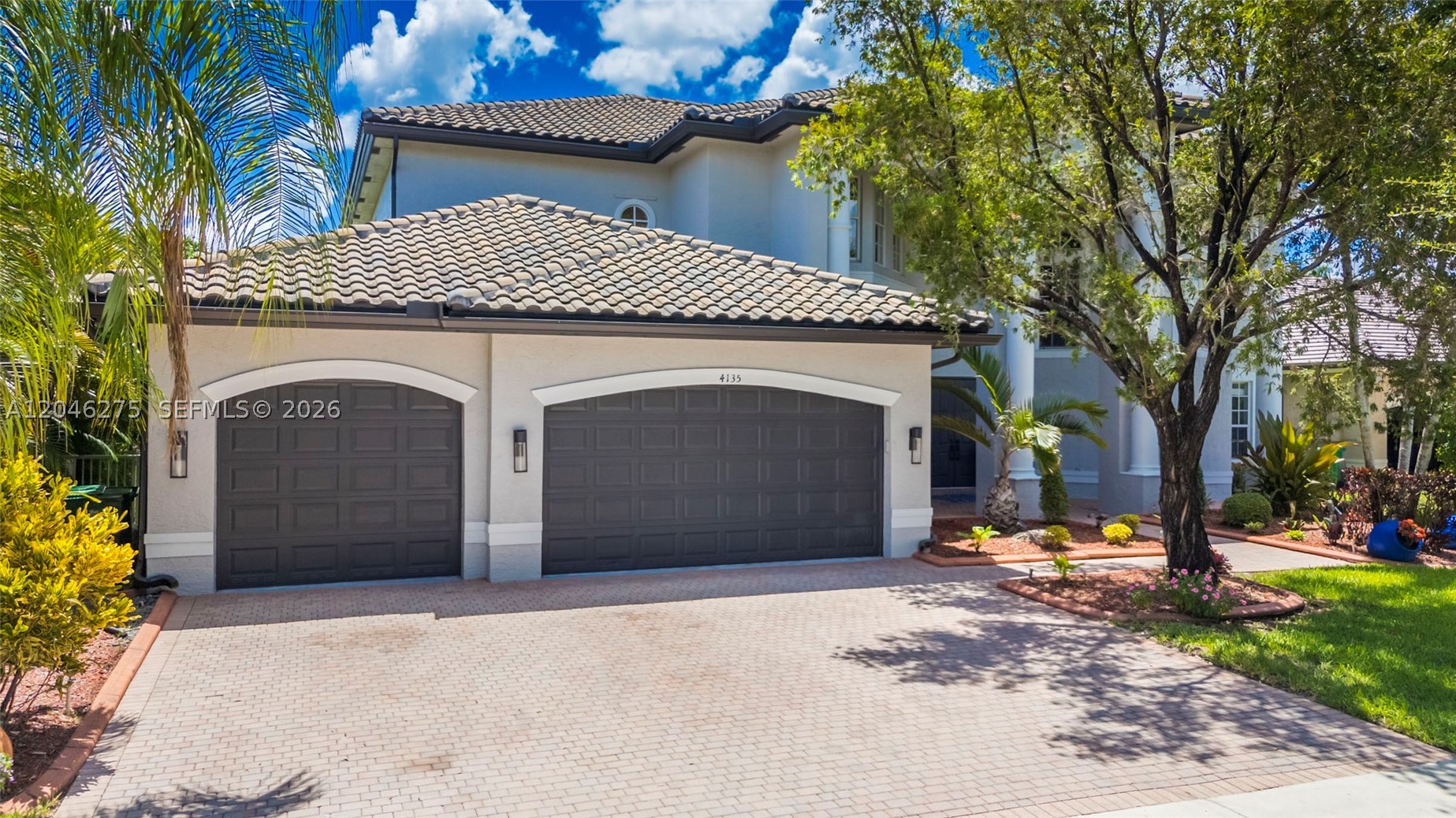 SUNSET LAKES PLAT TWO - Residential