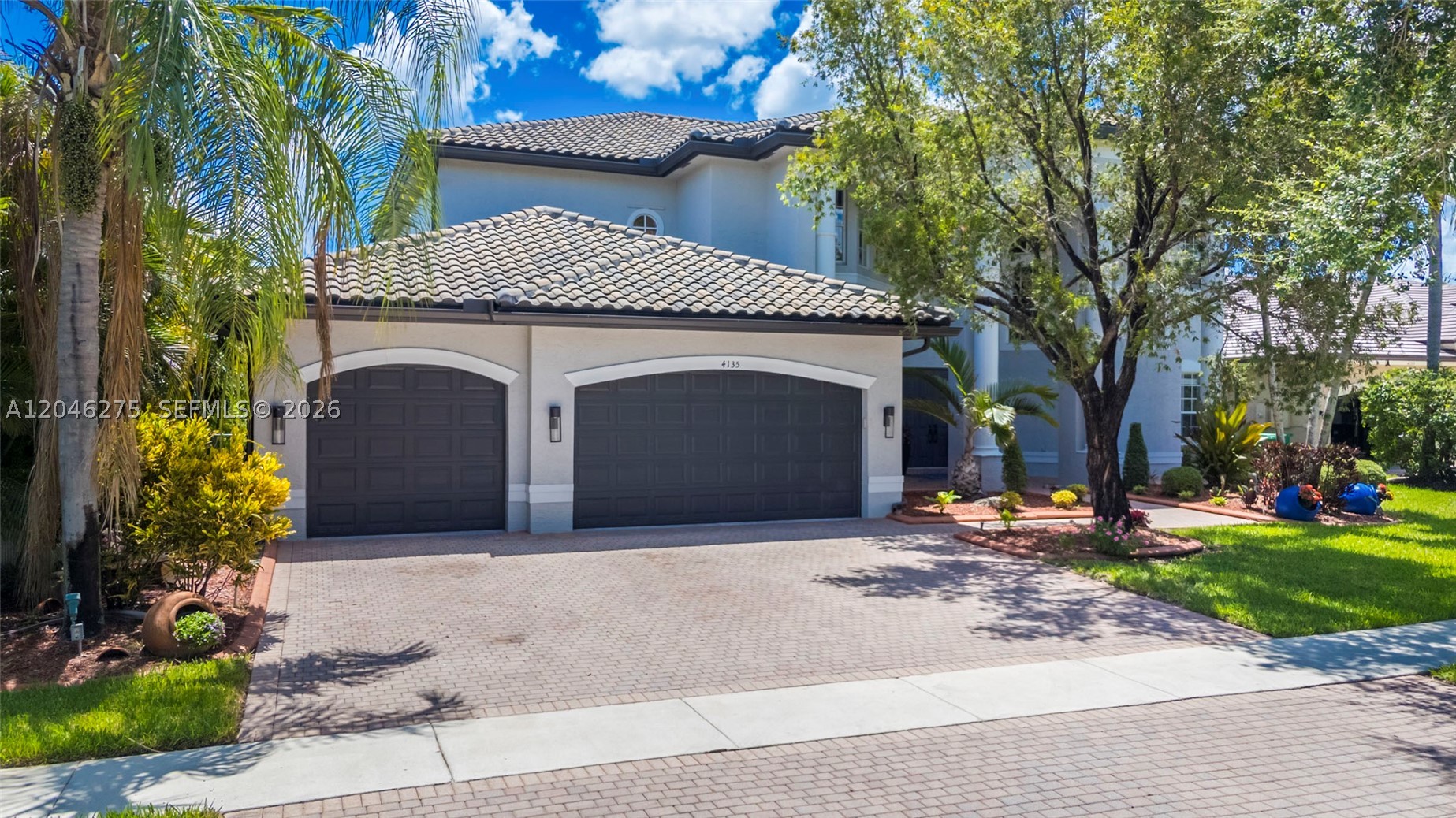 SUNSET LAKES PLAT TWO - Residential