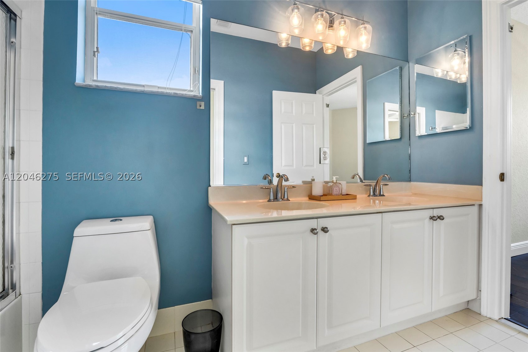 SUNSET LAKES PLAT TWO - Residential