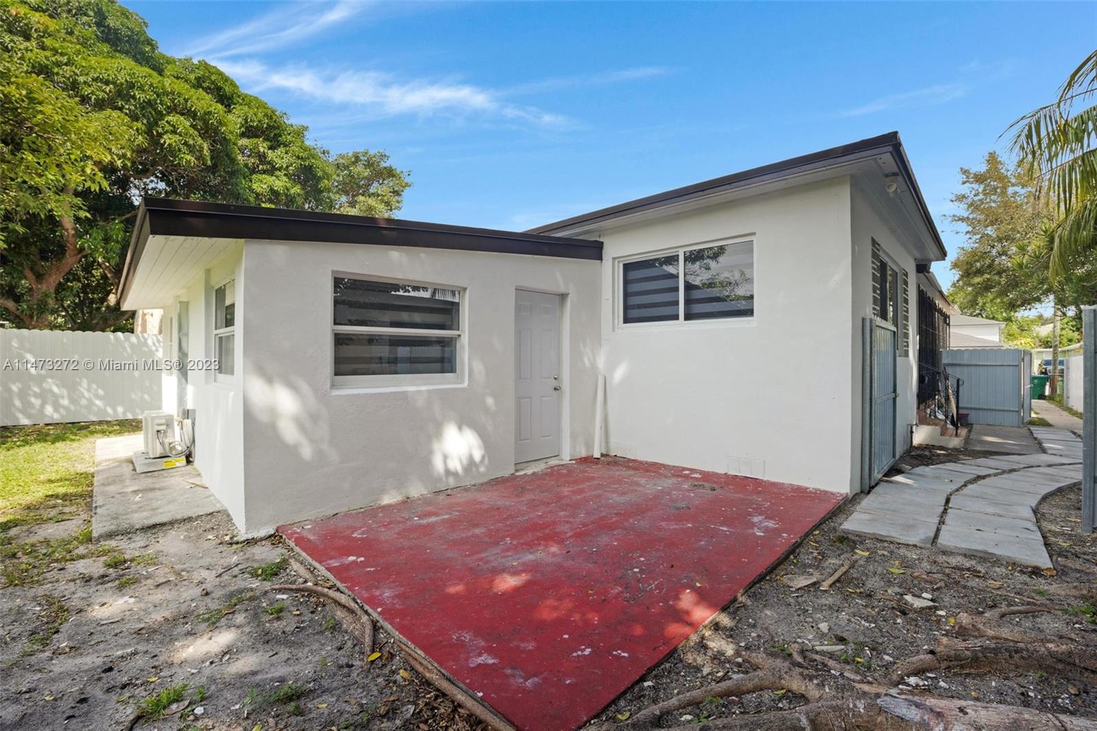 GRAPELAND - Residential Lease