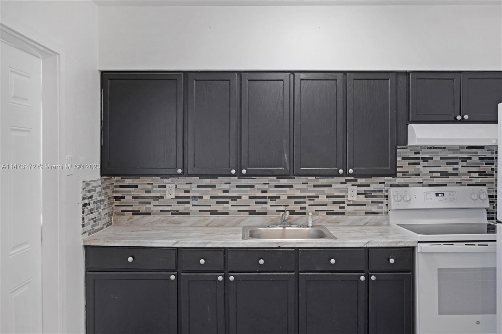 GRAPELAND - Residential Lease