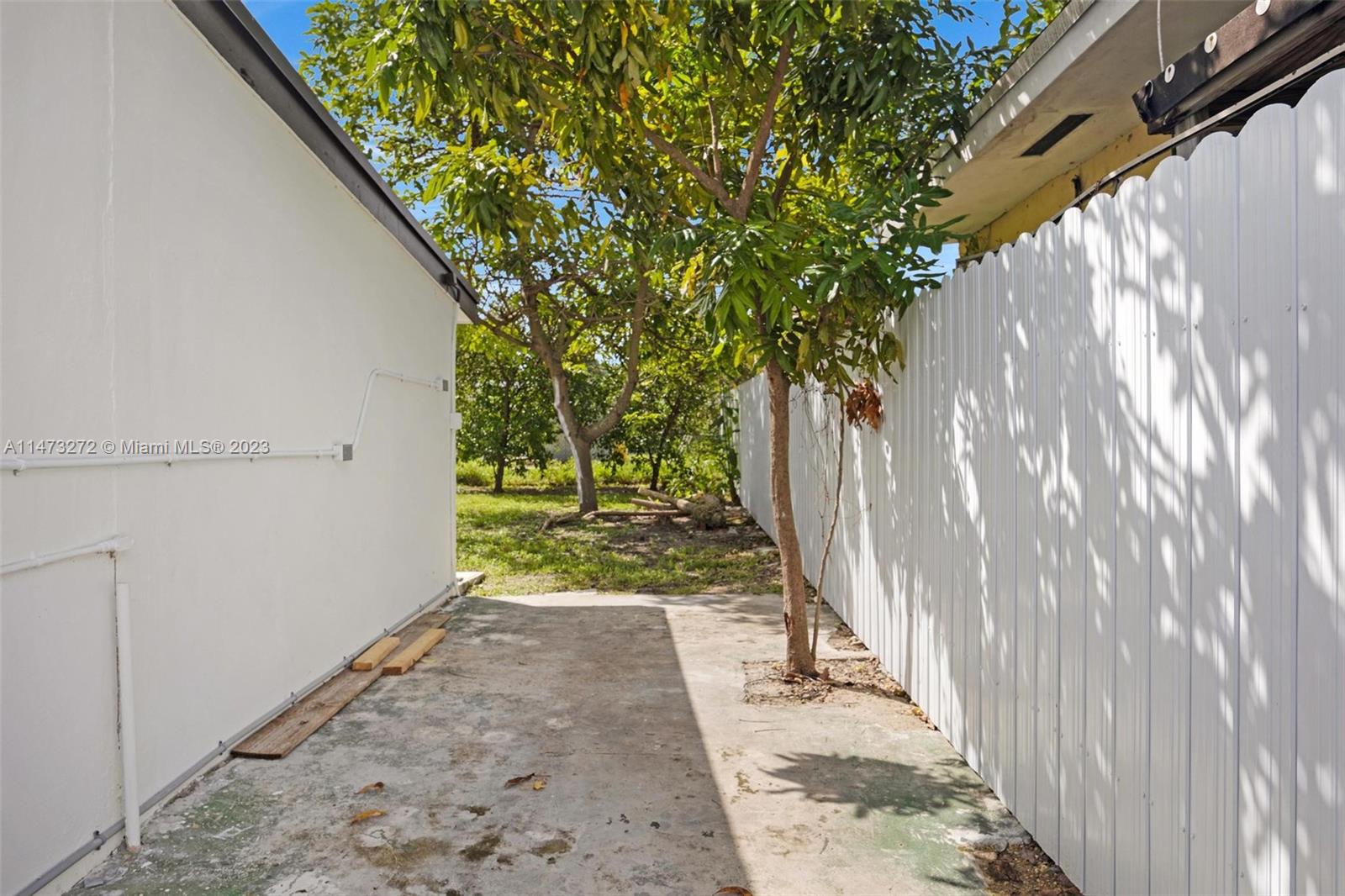GRAPELAND - Residential Lease