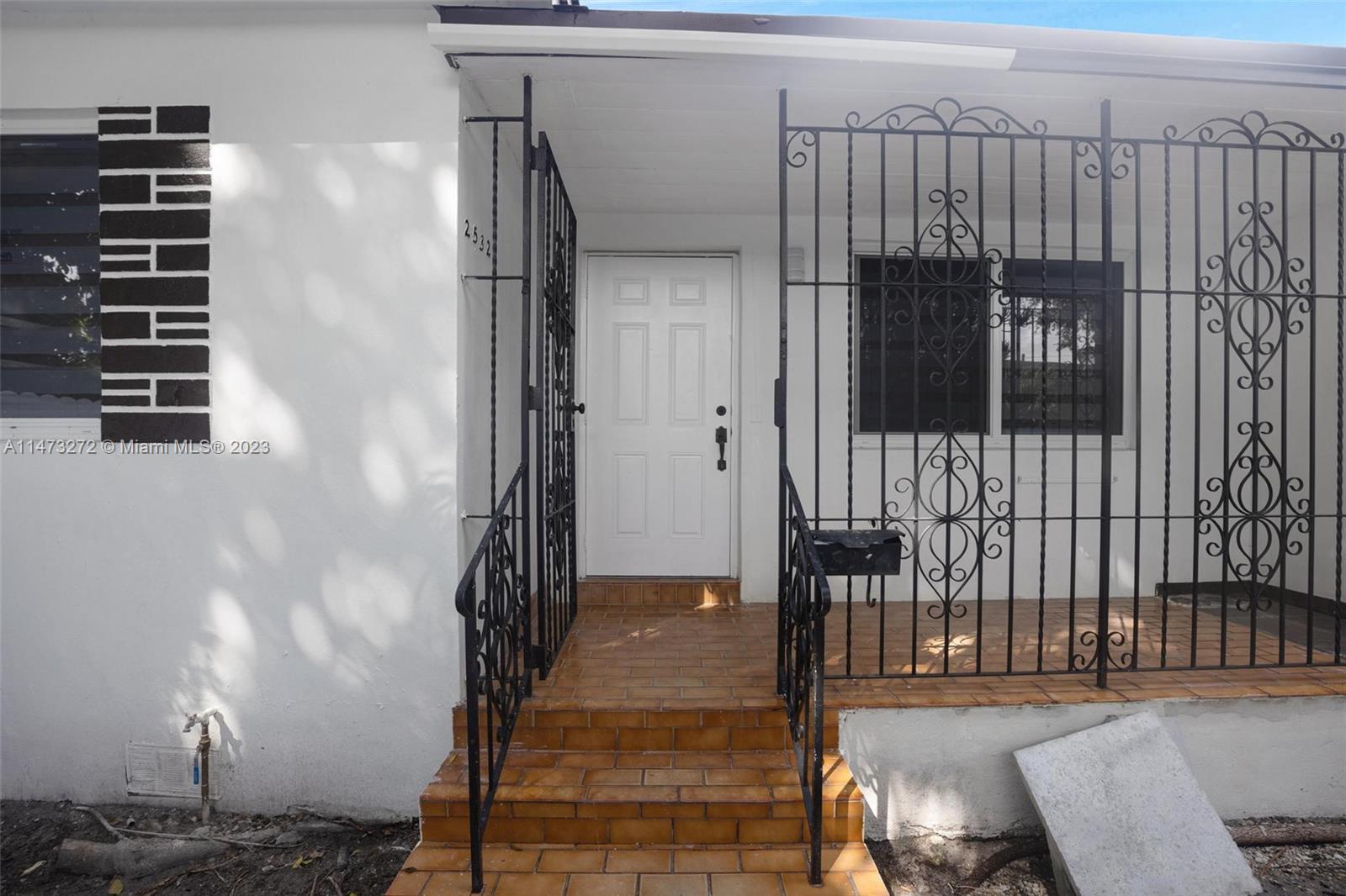 GRAPELAND - Residential Lease