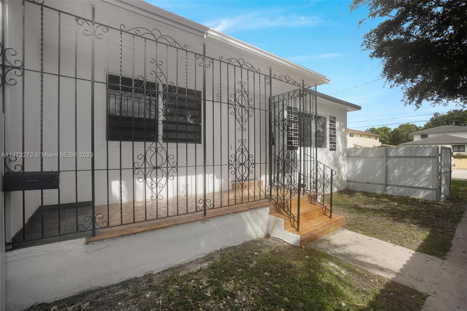 GRAPELAND - Residential Lease