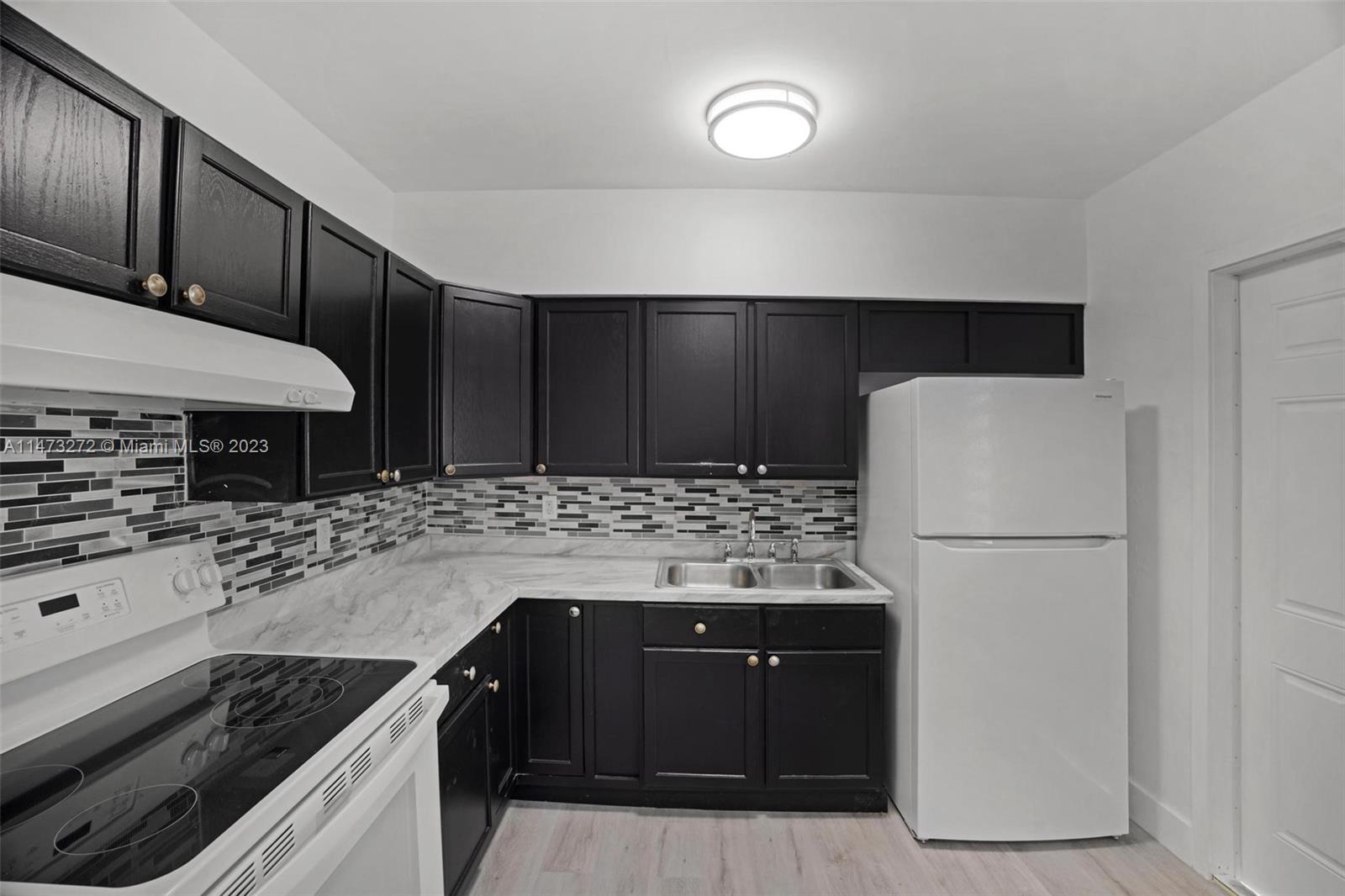 GRAPELAND - Residential Lease