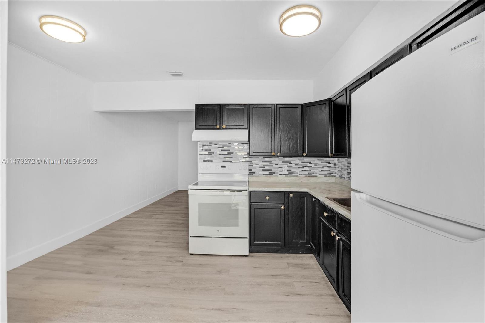 GRAPELAND - Residential Lease
