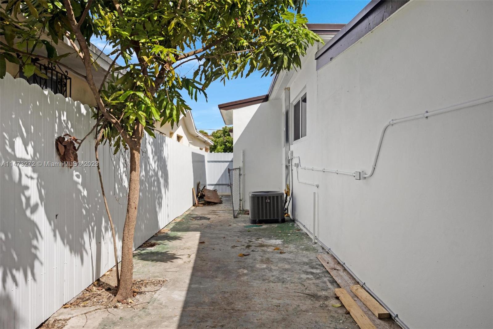 GRAPELAND - Residential Lease