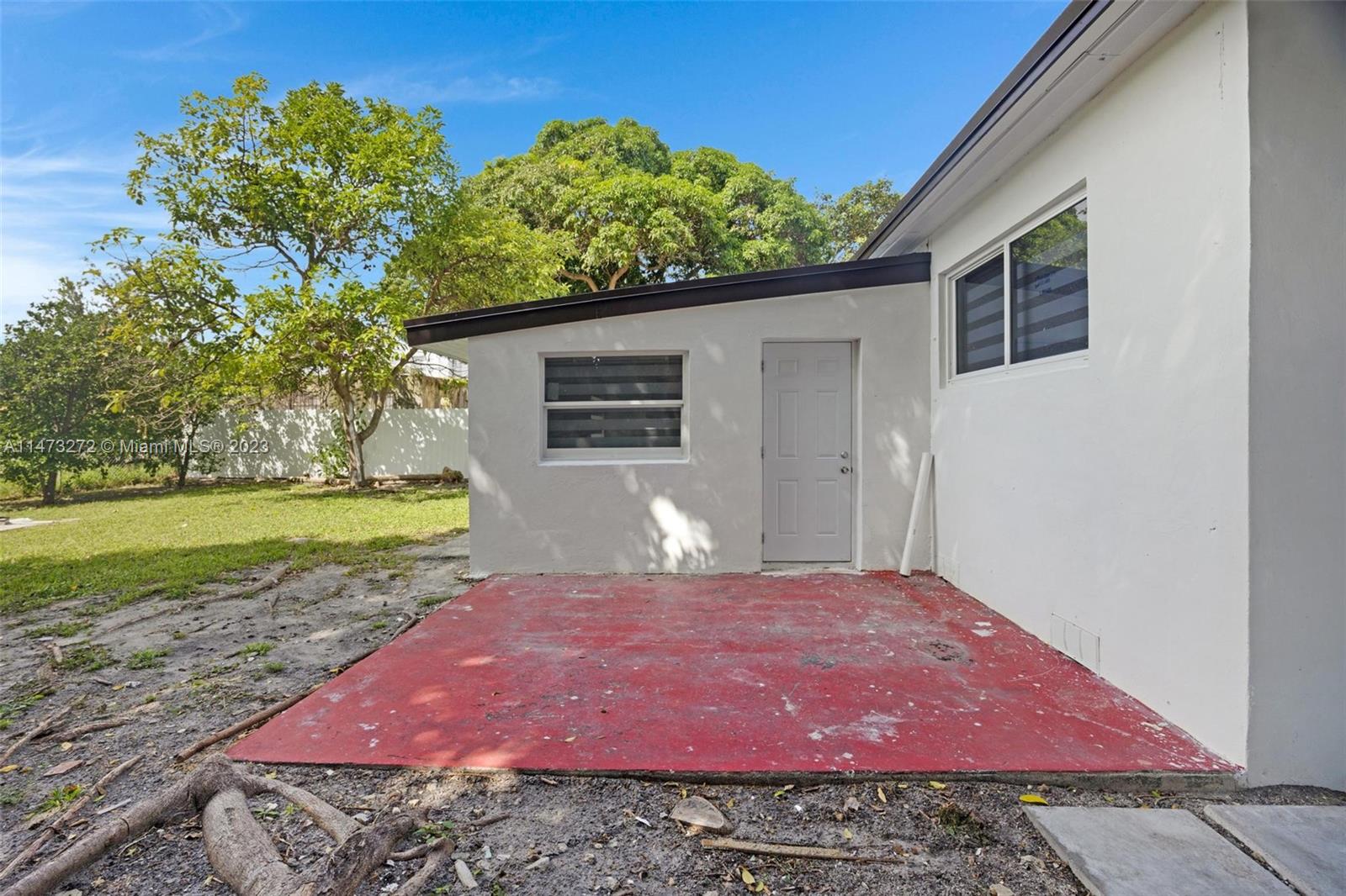GRAPELAND - Residential Lease