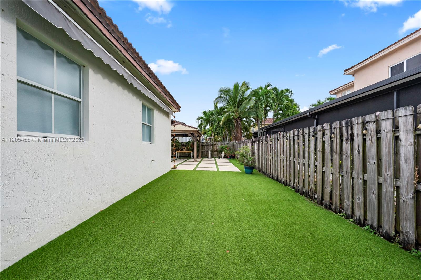 CENTURY GARDENS - Residential