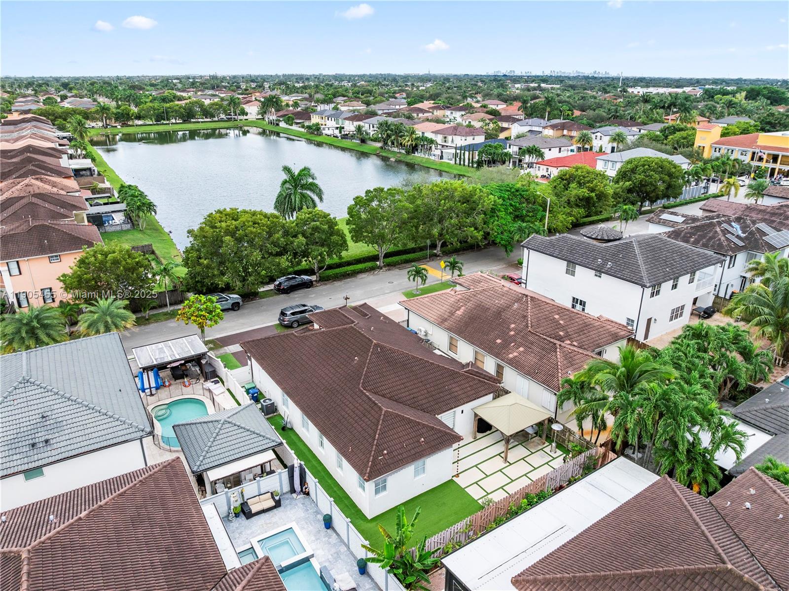 CENTURY GARDENS - Residential