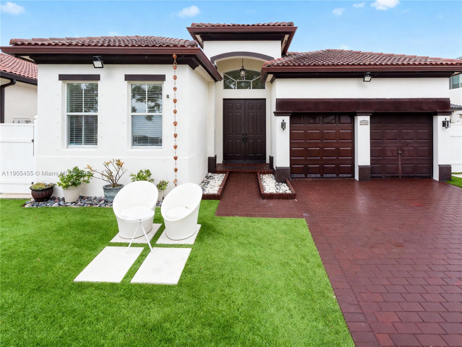 CENTURY GARDENS - Residential