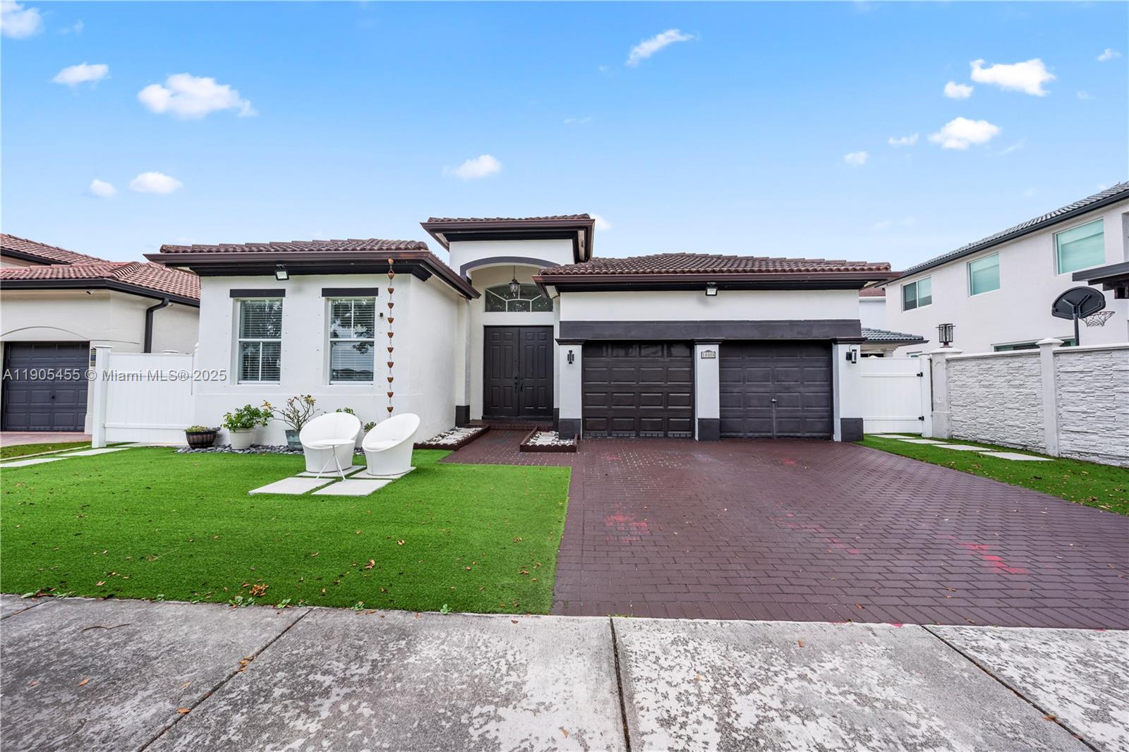 CENTURY GARDENS - Residential