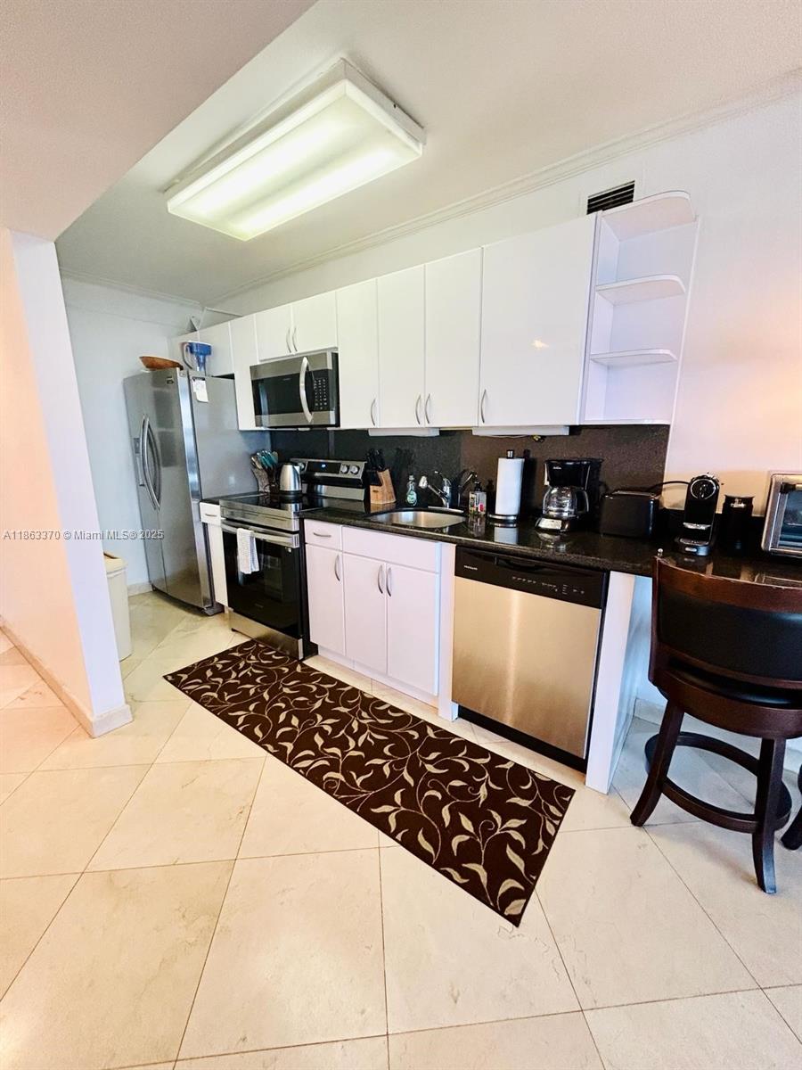THE DECOPLAGE CONDO - Residential