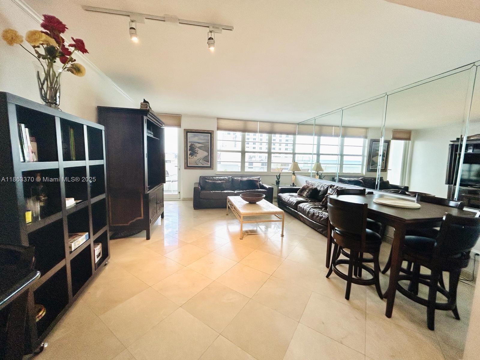 BEAUTIFUL UNIT ONE BEDROOM WITH OCEAN VIEW AT THE FAMOUS DECOPLAGE BUILDING WITHIN WALKING DISTANCE TO THE BEACH AND THE MOST TRENDY RESTAURANTS AND PLACES IN SOUTH BEACH. WHERE LINCOLN RD MEETS THE OCEAN, ACROSS FROM THE RITZ CARLTON AND NEXT TO THE LOWES HOTEL. RENOVATED HEATED POOL AND GYM. CAN BE RENTED 30 DAYS MINIMUM 12 TIMES A YEAR