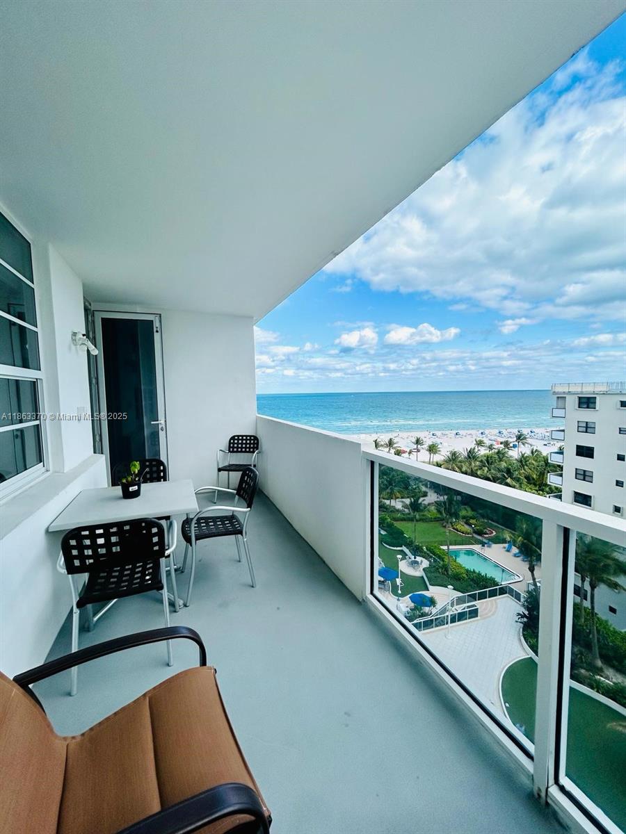 THE DECOPLAGE CONDO - Residential