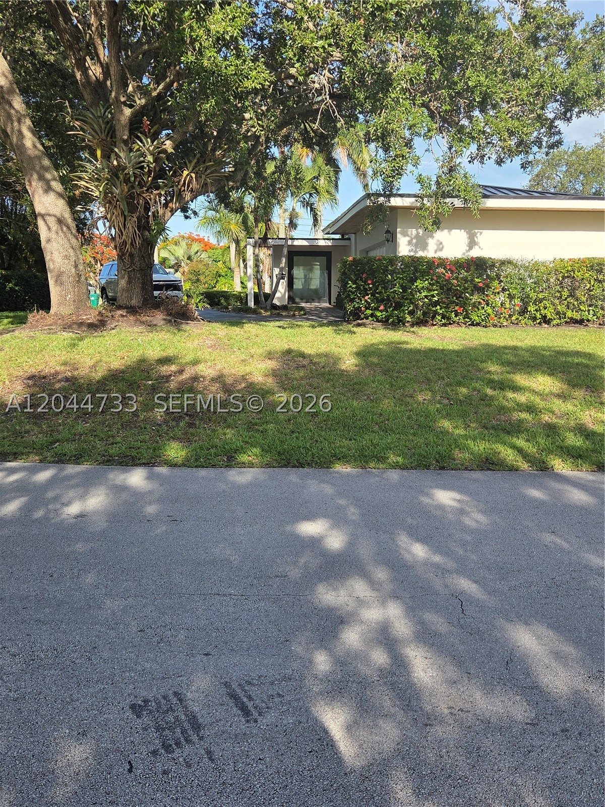 LAUREL HILL PARK - Residential