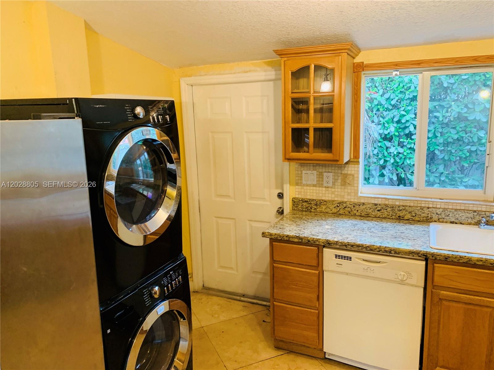 CORAL WAY PARK SEC B - Residential Lease