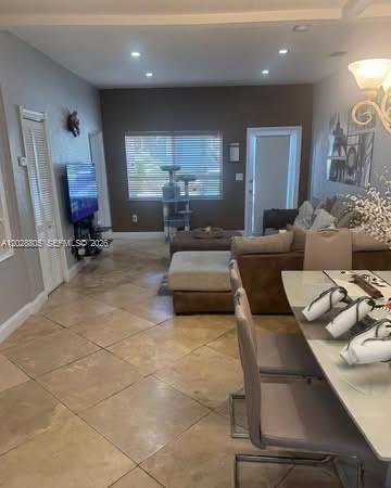 CORAL WAY PARK SEC B - Residential Lease