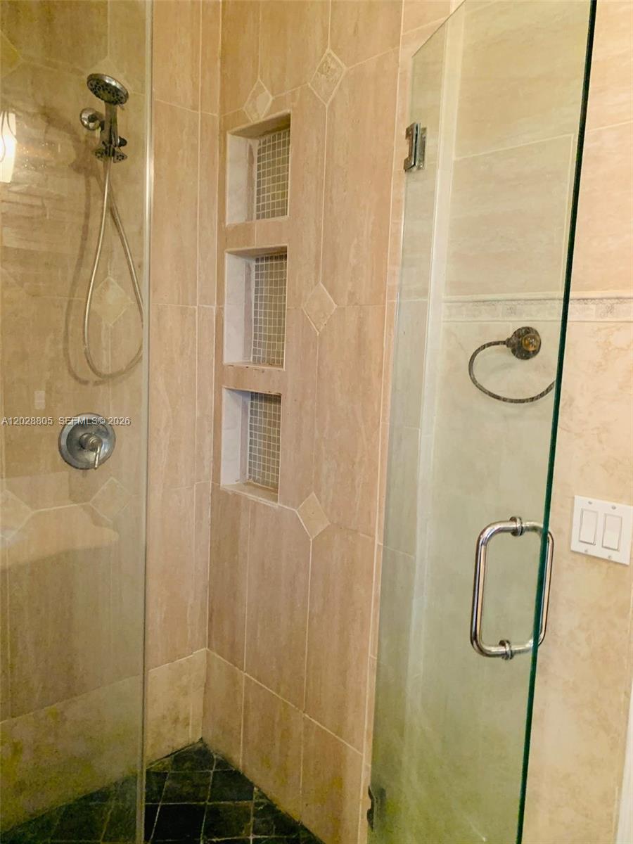 CORAL WAY PARK SEC B - Residential Lease