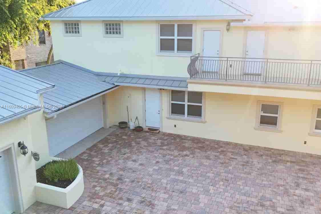 Broadview Manor - Residential