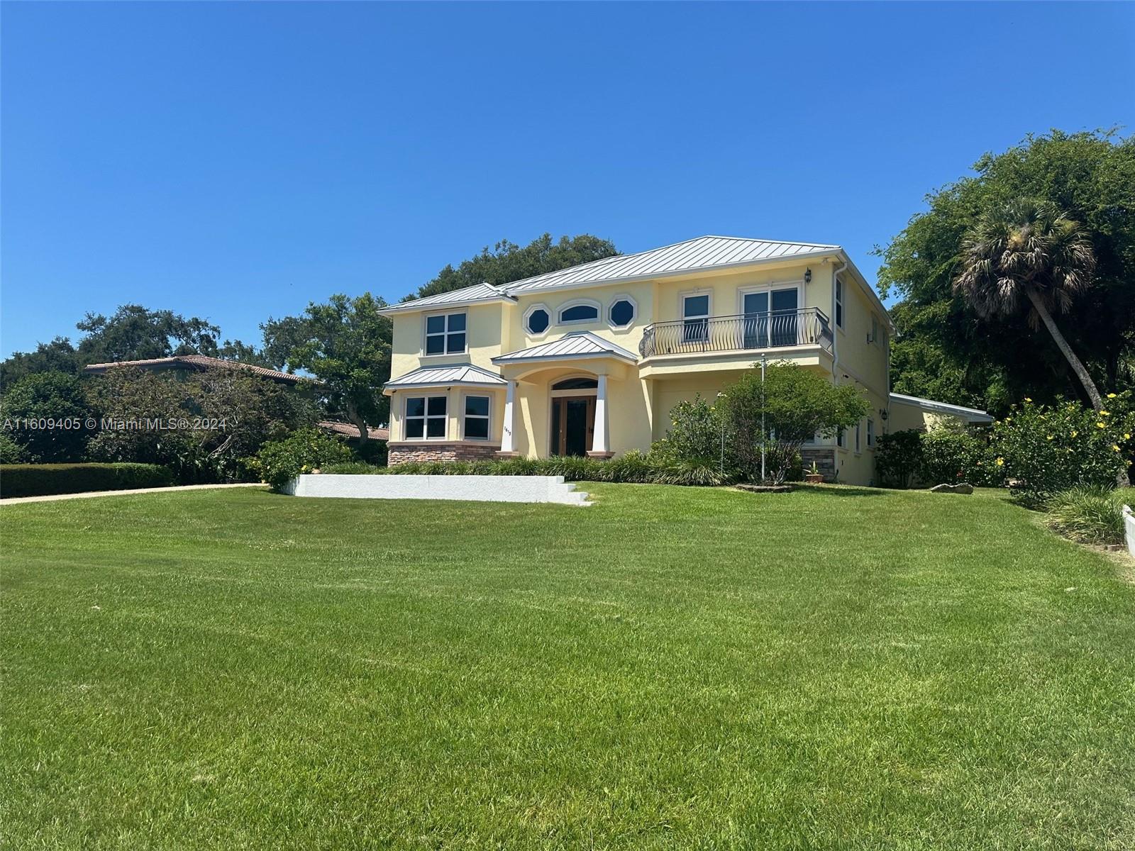 Broadview Manor - Residential