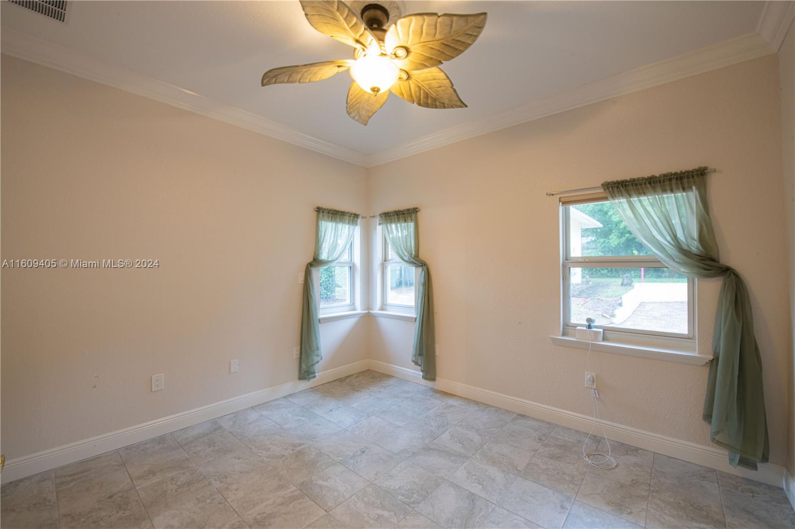 Broadview Manor - Residential