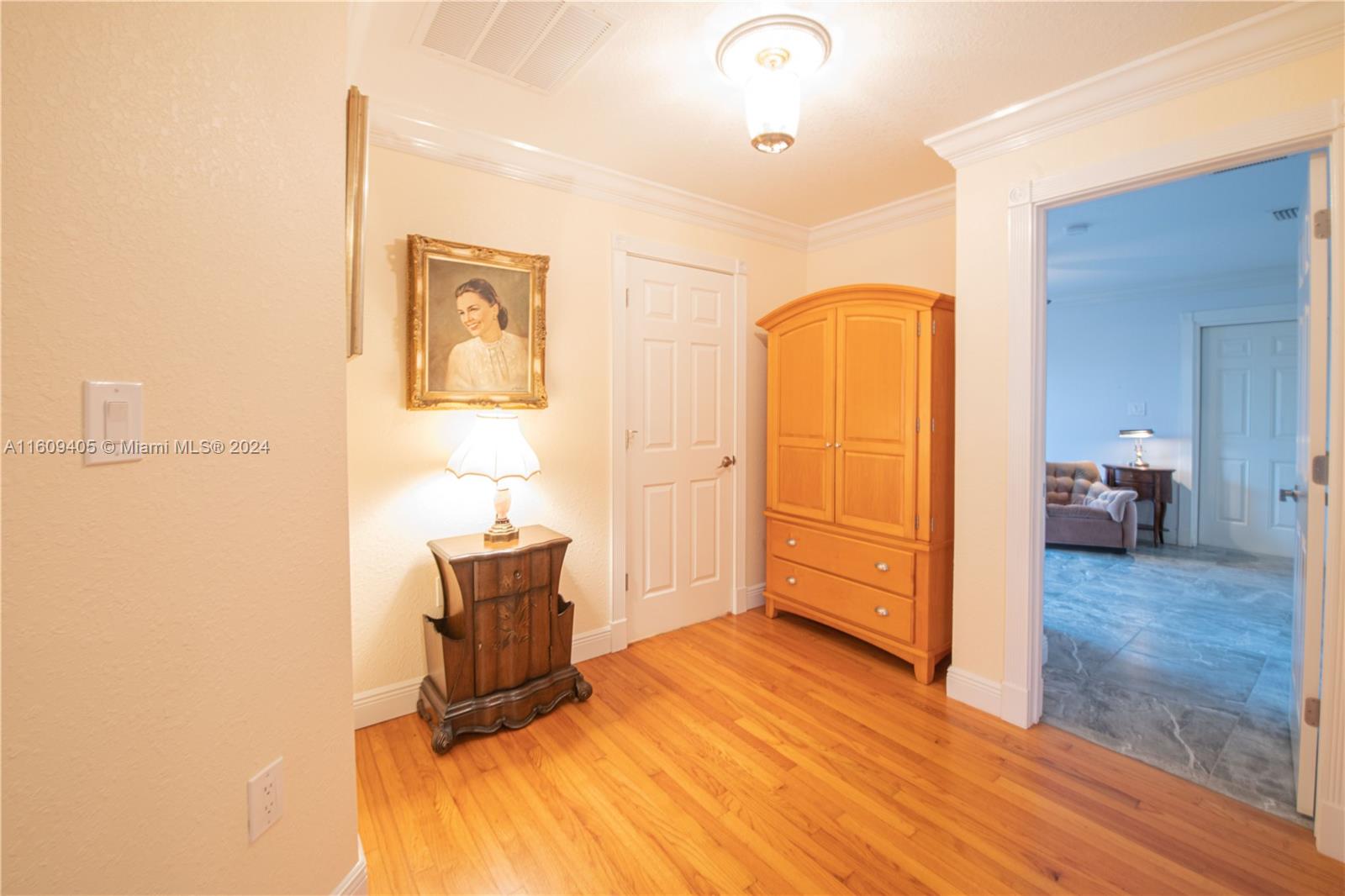 Broadview Manor - Residential