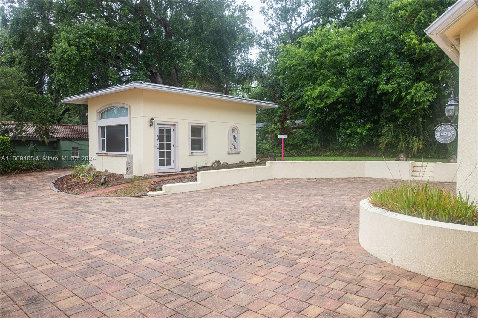Broadview Manor - Residential