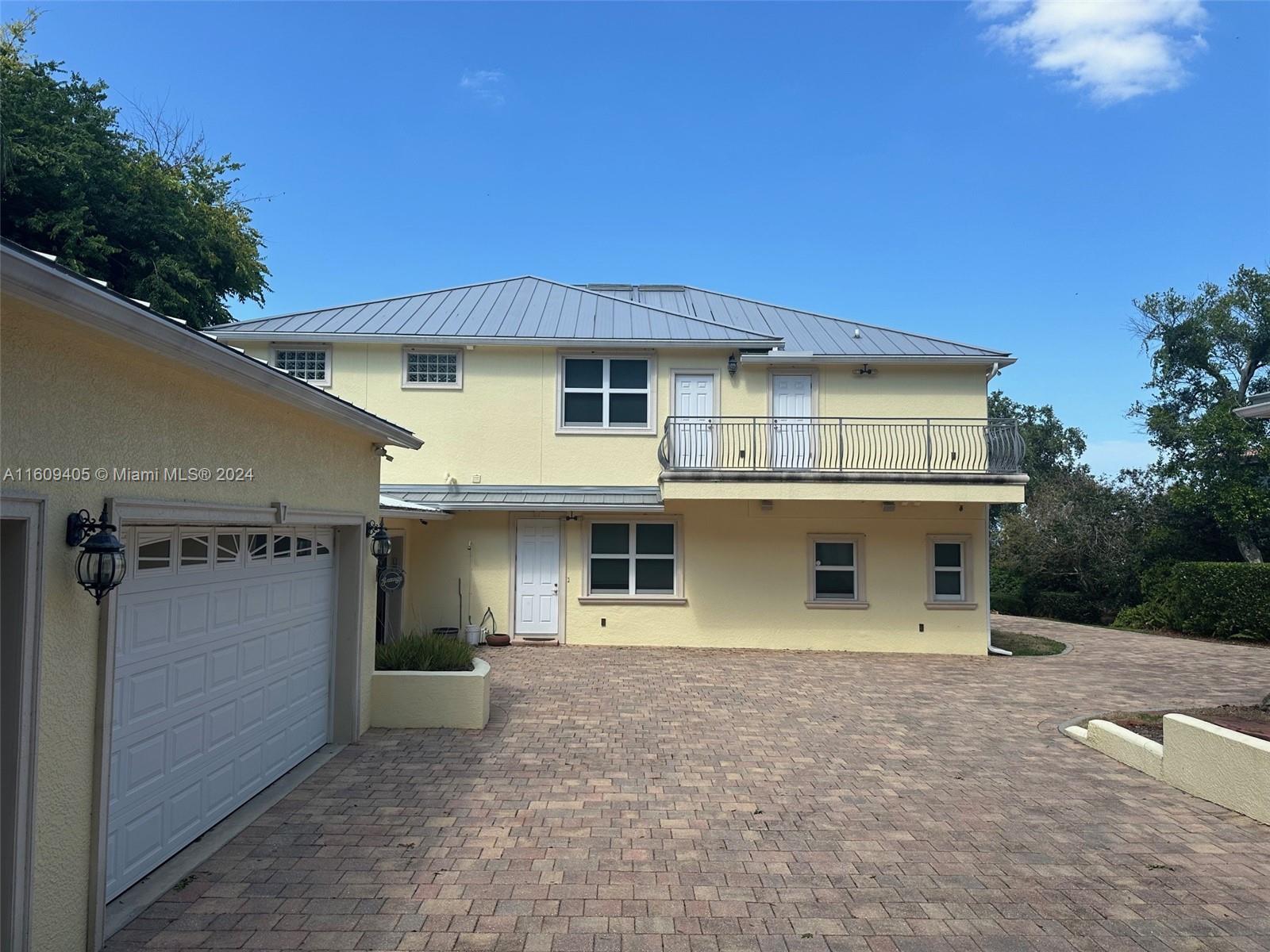 Broadview Manor - Residential