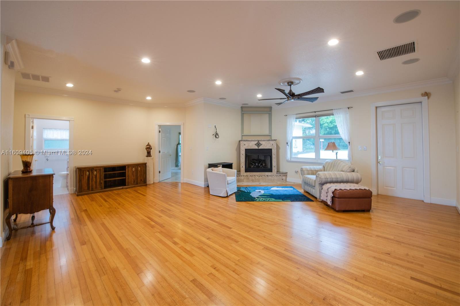 Broadview Manor - Residential