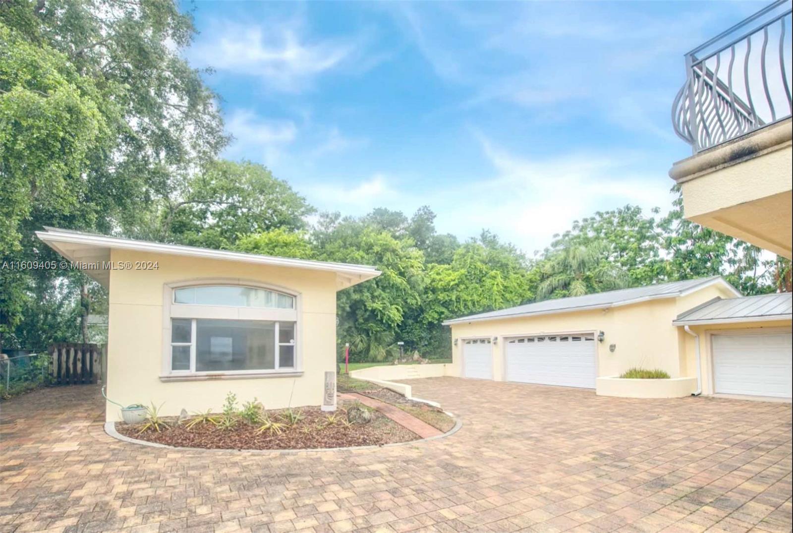 Broadview Manor - Residential