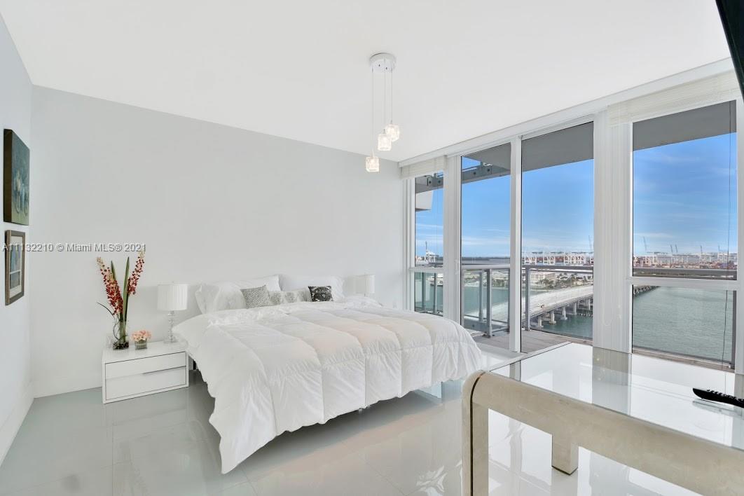 THE BENTLEY BAY CONDO - Residential Lease